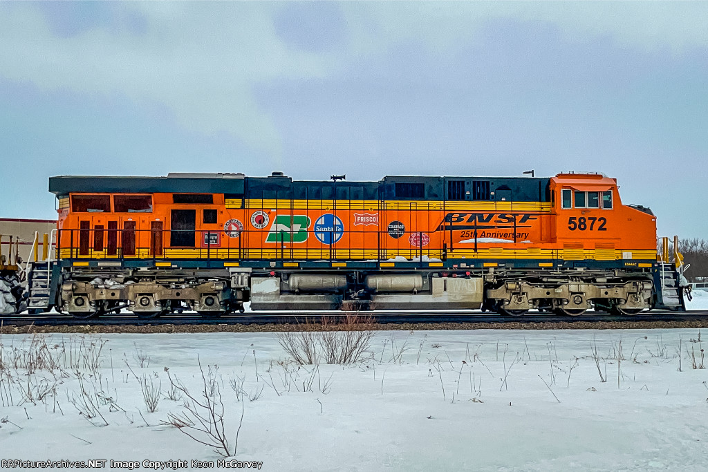 BNSF 5872 WEST